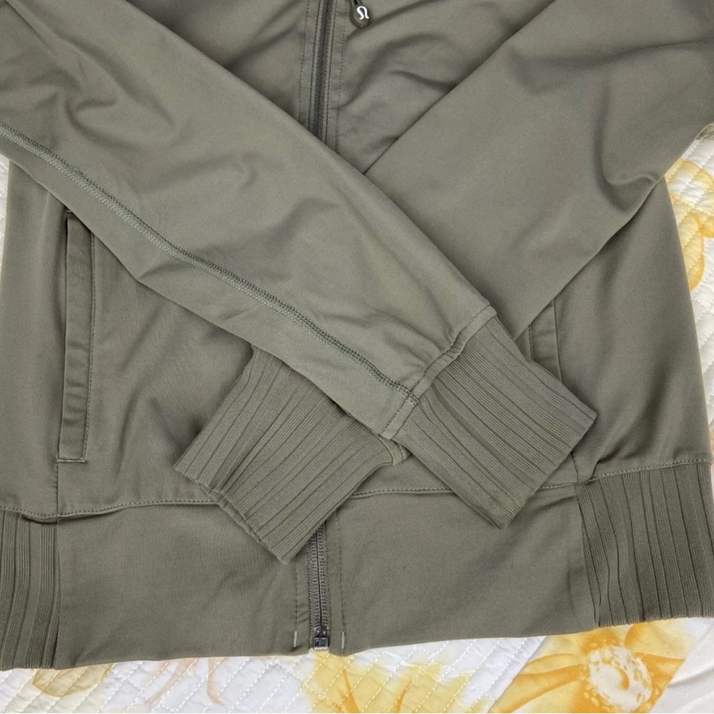 Lululemon Raja Reversible Jacket - Picture 9 of 9